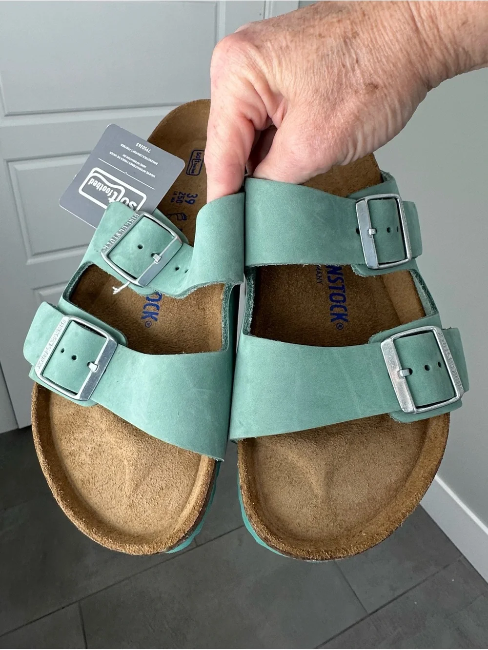 Birkenstock Women's Arizona sandal sage green nubuck leather 39 wide NWT - Picture 2 of 9